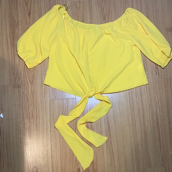 Yellow off shoulder blouse - Picture 1 of 4